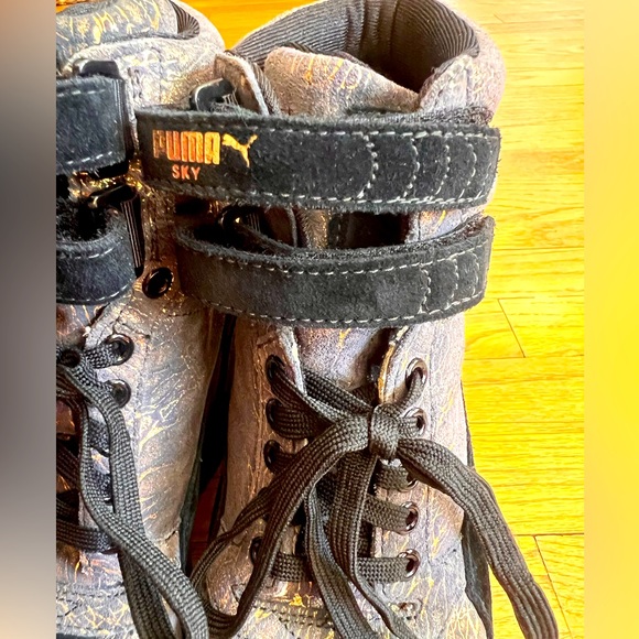 Puma Sky sky wedge suade sneakers black gold interior wedge size 7.5 womens shoe - Picture 9 of 9